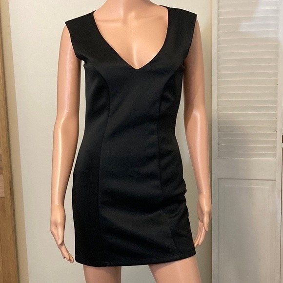Arden B size Small NWT black Bodycon Short Dress Lace Back cap short sleeve - Picture 1 of 8